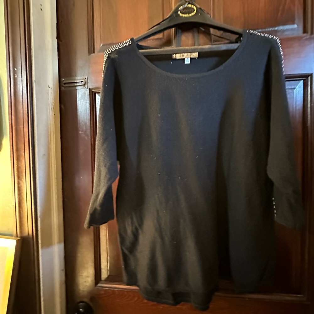 Women’s black Jennifer Lopez sweater size medium